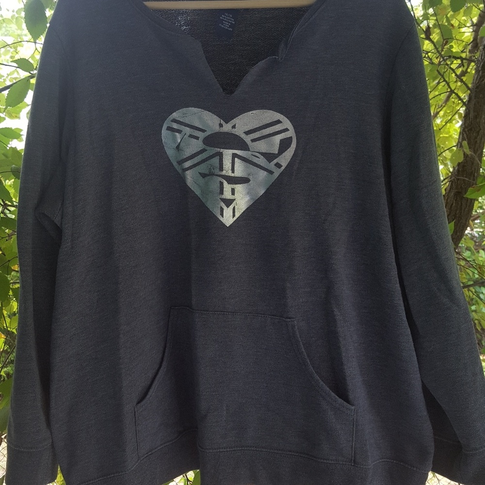 Venezia Silver Foil Heart Comfy Sweatshirt GUC